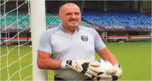 #السن_مجرد_رقم (4).. جون بوريدج "حارس مرمى 29 ناديًا مختلفًا"